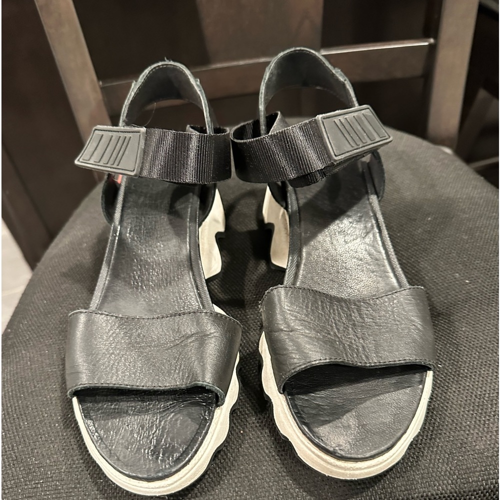WOMEN'S KINETIC™ IMPACT Y-STRAP HIGH SANDAL size 9.5